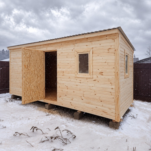 Деревянная бытовка для дачи 5000x2300 мм с двумя окнами
